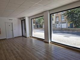 Local comercial en alquiler en Granada, Zaidin photo 0