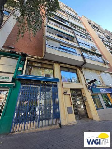 Local comercial en alquiler en Madrid, Barrio del Pilar photo 0