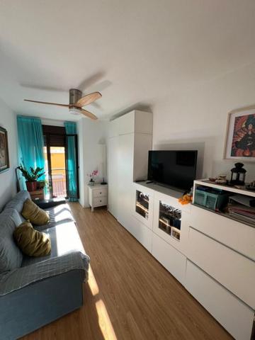 Apartamento en alquiler en Málaga, Gamarra photo 0