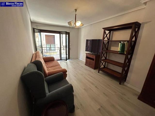 Piso en alquiler en León, Casco Antiguo photo 0