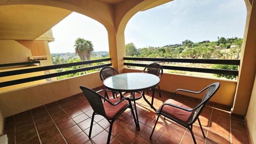 Apartamento en alquiler en Estepona, Selwo photo 0