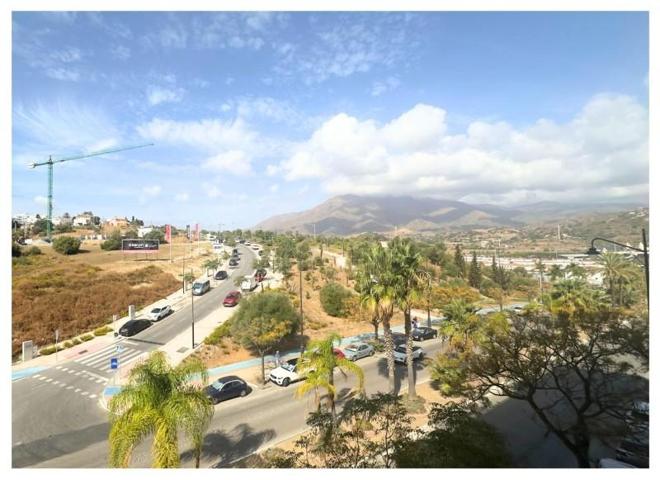 Apartamento en alquiler en Estepona, Av Puerta Del Mar photo 0