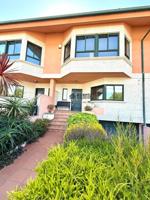 Adosada en alquiler en Nigrán, Centro photo 0