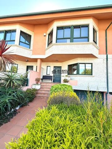 Adosada en alquiler en Nigrán, Centro photo 0