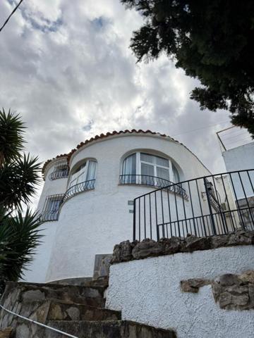 Chalet en alquiler en Denia photo 0