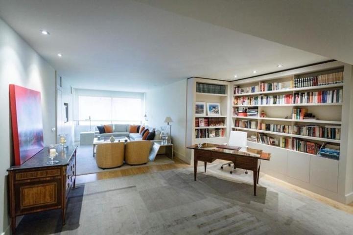 Piso en alquiler en Madrid, Almagro photo 0