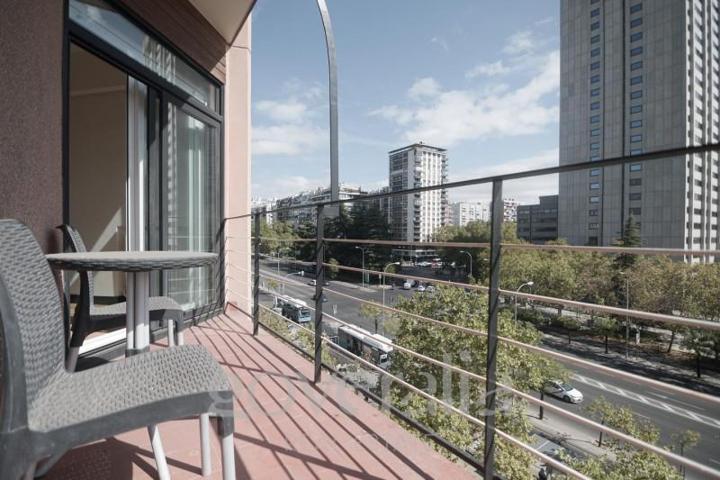 Oficina en alquiler en Madrid, Cuatro Caminos photo 0