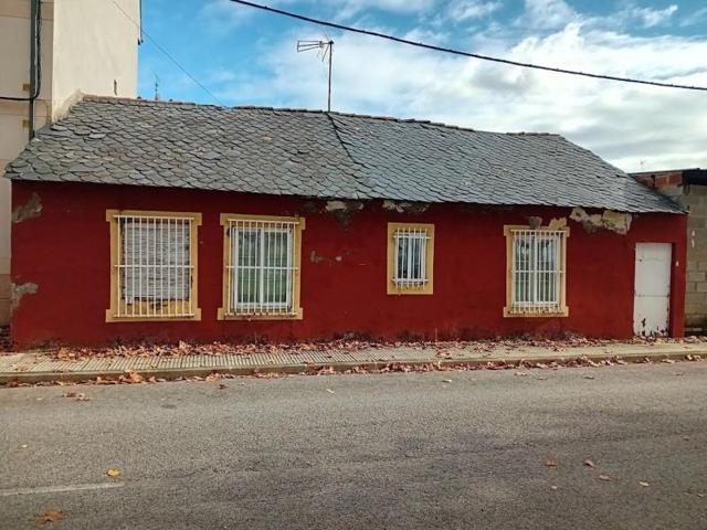 Casa en venta en Ponferrada, Fuentes Nuevas photo 0