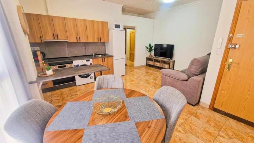 Apartamento en venta en Torrevieja, Centro photo 0