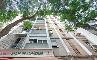 Piso en venta en Cornellà de Llobregat, Sant Ildefons photo 0