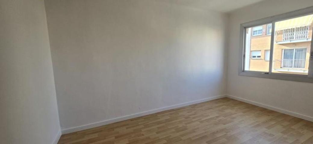Piso en venta en Badalona, La Salut photo 0