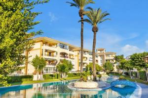 Apartamento en venta en Torrevieja, La Mata photo 0