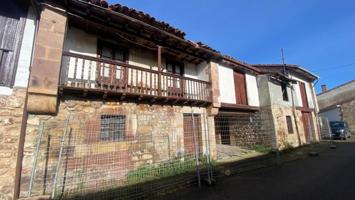 Casa con terreno en venta en Cabezón de la Sal, Luzmela photo 0