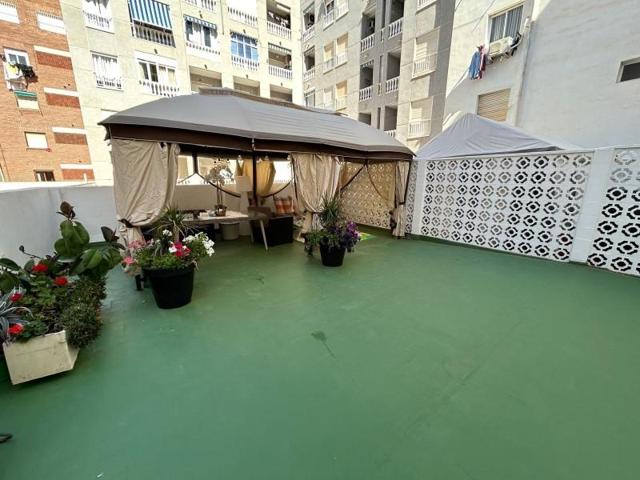 Apartamento en venta en Torrevieja, Centro photo 0