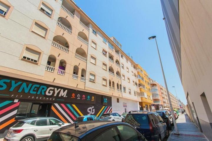Apartamento en venta en Torrevieja, Estacion de autobuses photo 0