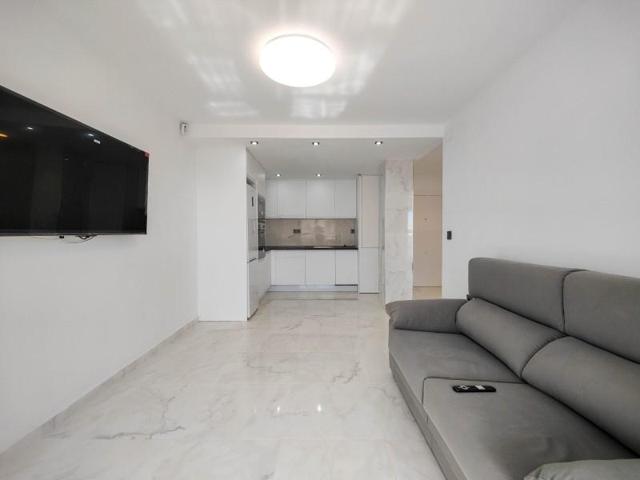 Apartamento en venta en Torrevieja photo 0