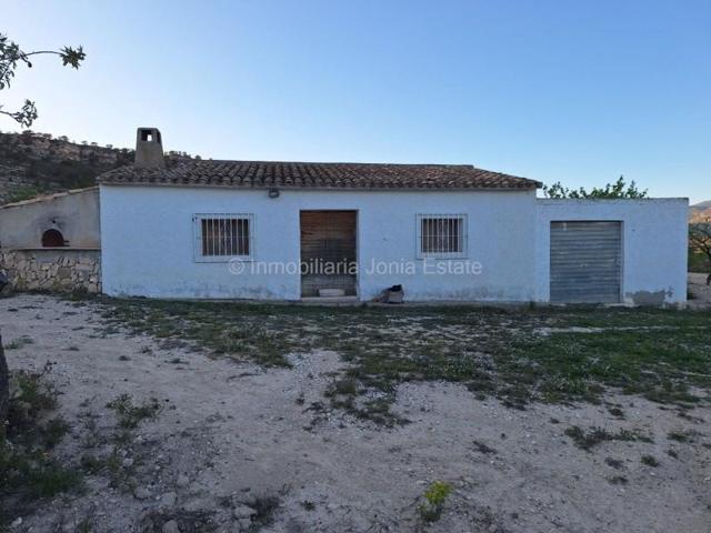 Casa con terreno en venta en Relleu photo 0