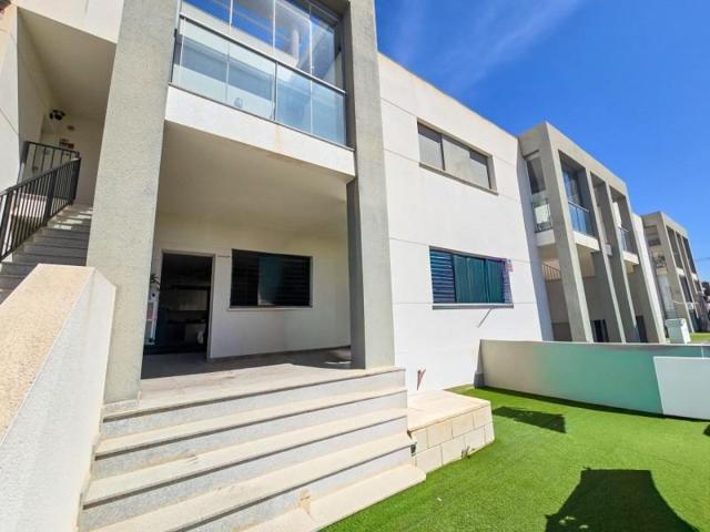 Bungalow en venta en Torrevieja, Parque las naciones photo 0