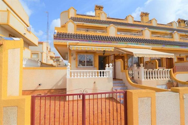 Adosada en venta en Orihuela Costa, Playa Flamenca photo 0