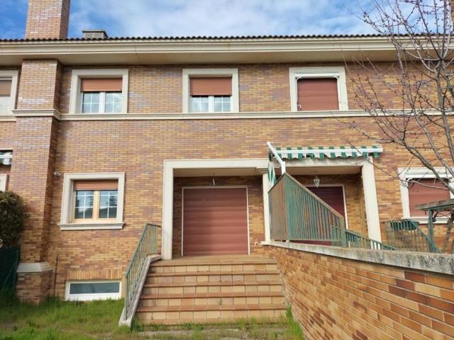 Chalet en venta en Grijota, Grijota photo 0