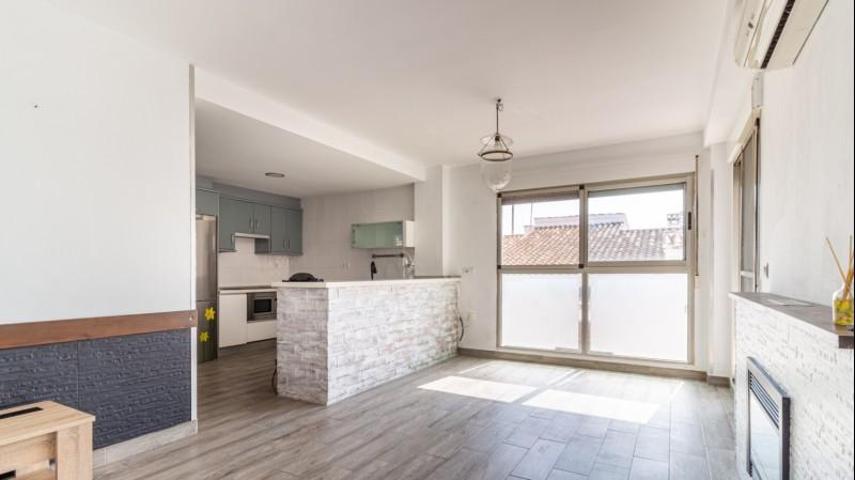 Apartamento en venta en Oliva photo 0