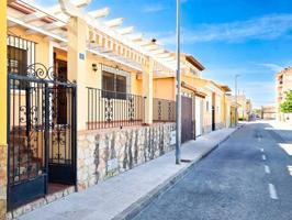 Adosada en venta en Pinoso photo 0