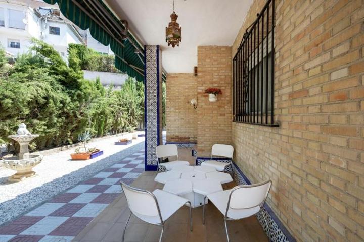 Chalet en venta en Cenes de la Vega, Cerro del oro photo 0