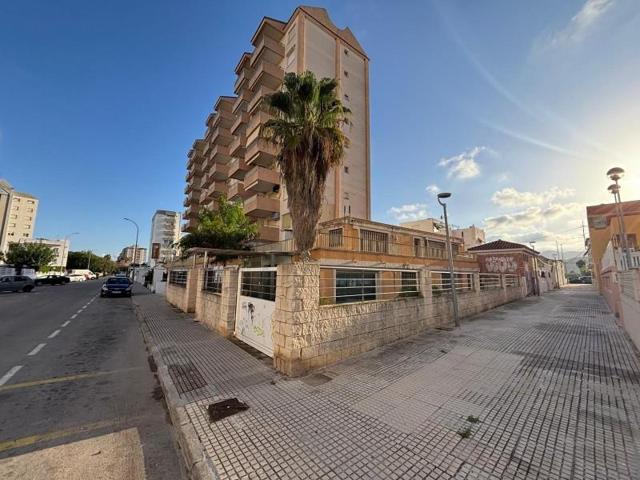 Local comercial en venta en Gandia, Playa de Gandia photo 0