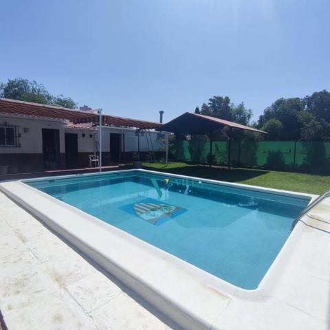 Chalet en venta en Carmona, Carmona photo 0