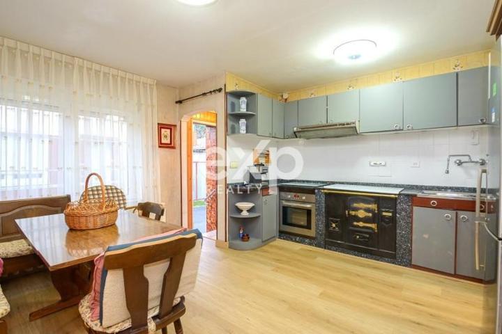 Adosada en venta en Gijón, Santa Bárbara photo 0