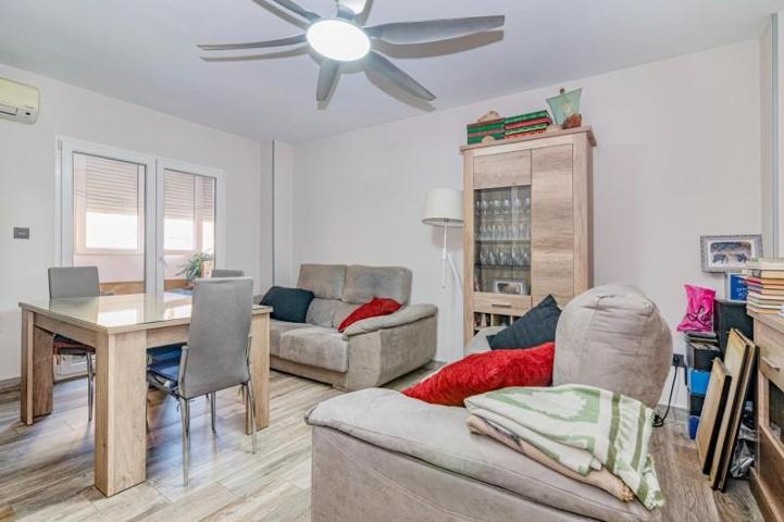 Piso en venta en Granada, Zaidín photo 0