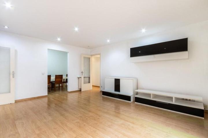 Piso en venta en Sabadell, El Centre photo 0