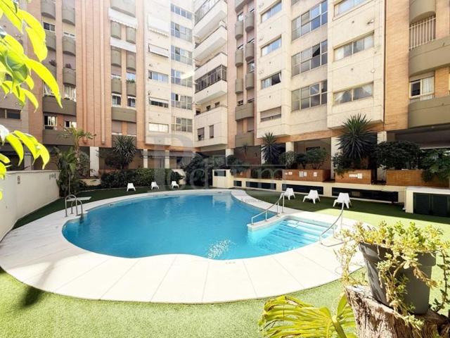 Apartamento en venta en Sevilla, Nervion - Viapol photo 0