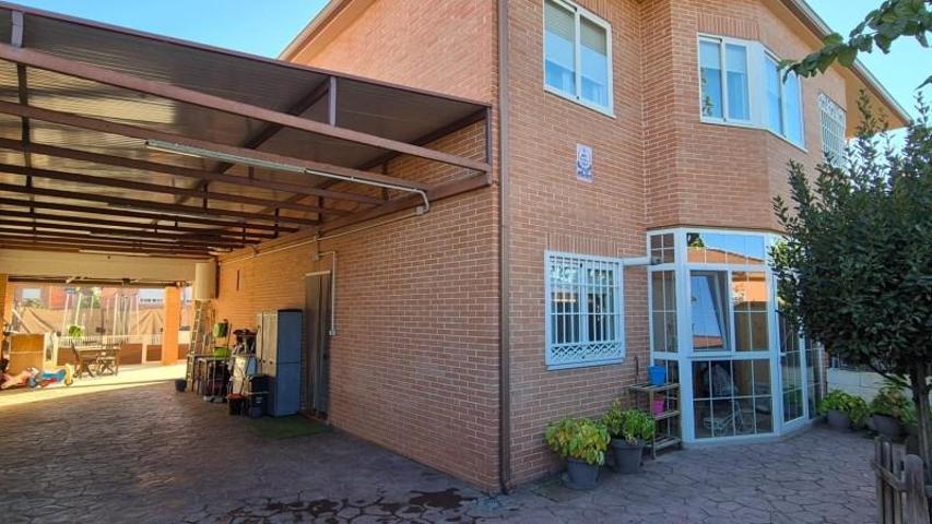 Bungalow en venta en Pozuelo del Rey, Pozuelo del Rey photo 0