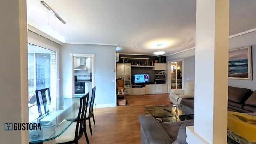 Piso en venta en Donostia-San Sebastián, Altza photo 0
