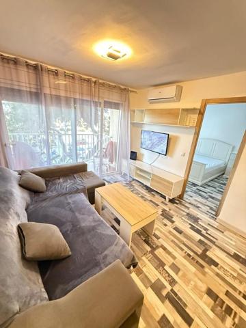 Piso en venta en Vilanova i la Geltrú, Barri De Mar photo 0