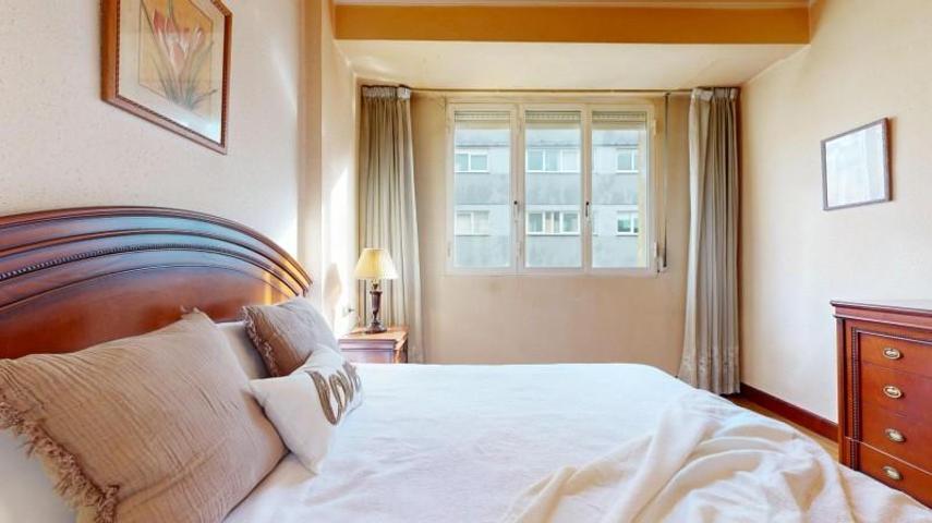 Piso en venta en Bilbao, Indautxu photo 0