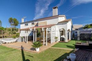 Casa en venta en Castellví de Rosanes, CASTELLVÍ DE ROSANES photo 0