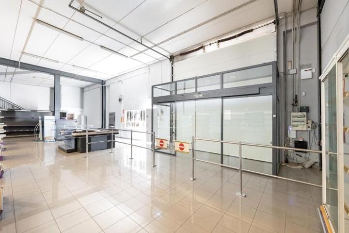 Nave industrial en venta en Peligros, Vega de granada zona noroeste photo 0