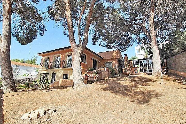 Chalet en venta en Torrevieja photo 0