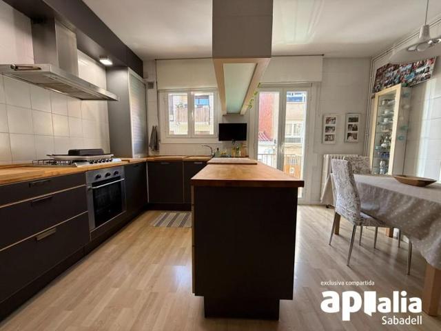 Casa en venta en Sabadell, Creu alta photo 0