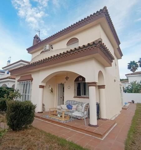 Chalet en venta en Chiclana de la Frontera, Cerromolino photo 0