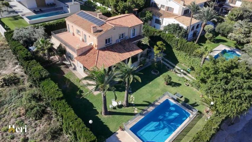 Casa con terreno en venta en Alicante, Vistahermosa photo 0