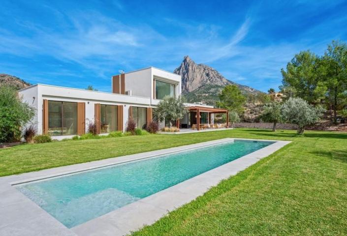 Chalet en venta en Finestrat, Alicante photo 0
