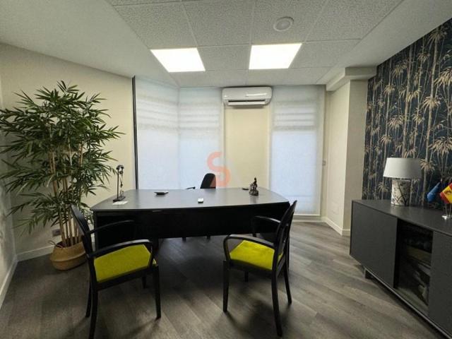 Local comercial en venta en Valladolid, Centro photo 0