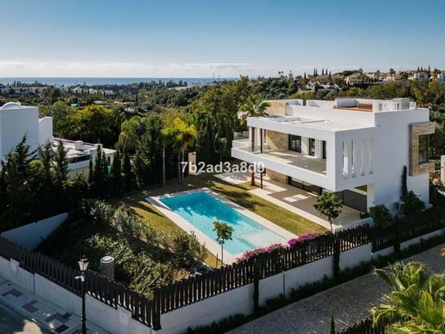 Chalet en venta en Marbella, Marbella photo 0