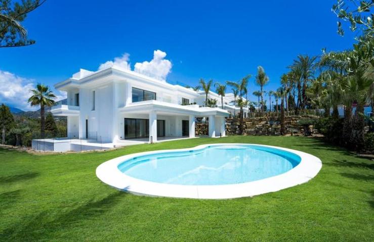 Chalet en venta en Marbella, Lomas de Marbella Club, Calle Sierra Be…, 29602 photo 0