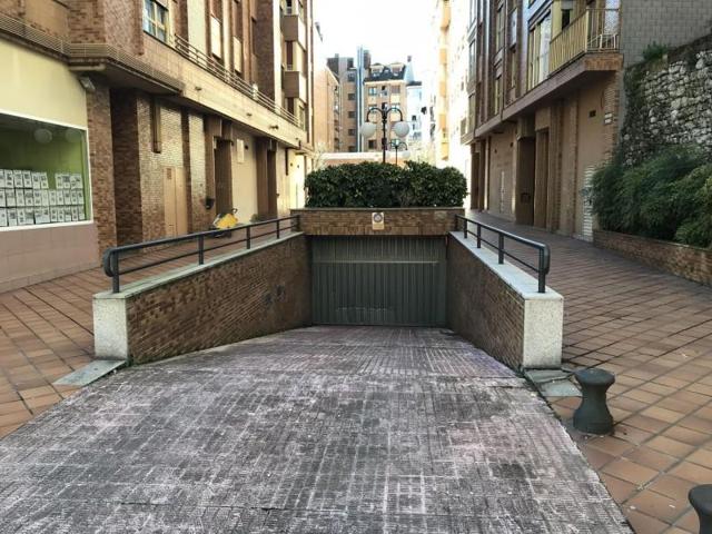 Garaje en alquiler en Oviedo, Área de Oviedo photo 0