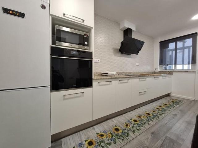 Piso en alquiler en Santiago de Compostela, Os Concheiros photo 0