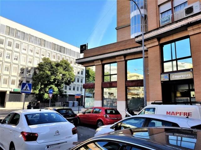 Garaje en venta en Sevilla, Luis Montoto - Santa Justa photo 0